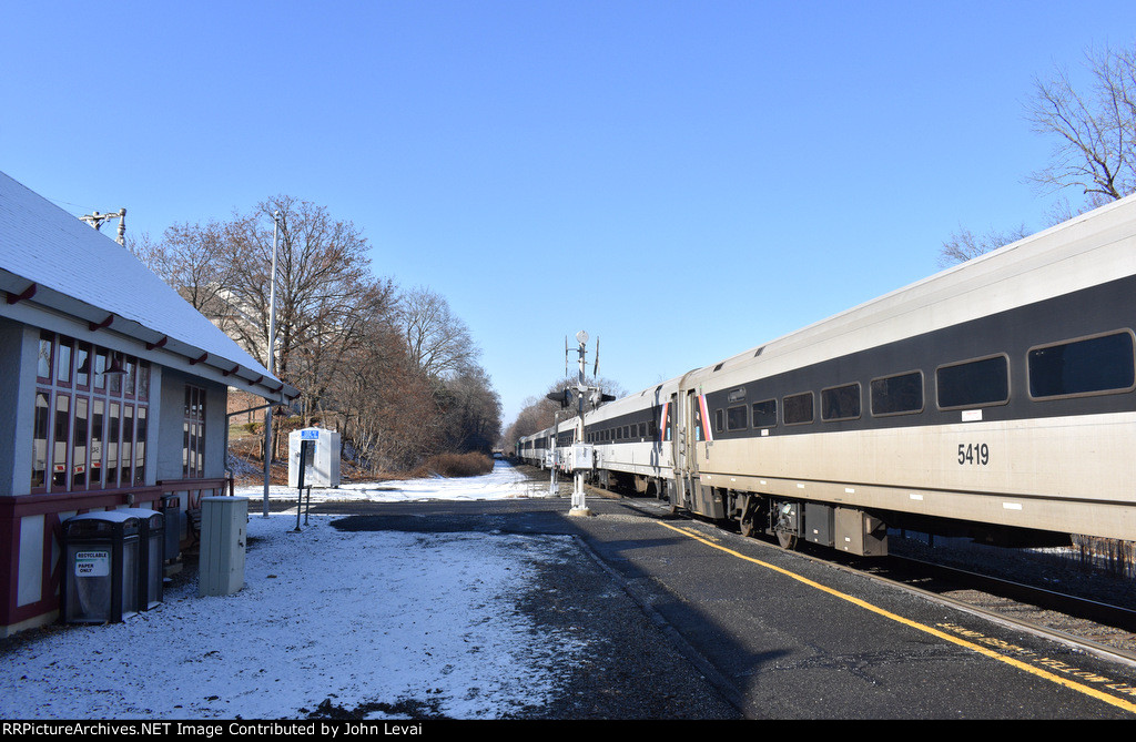  NJT Train # 5719 about to stop at Lebanon Station